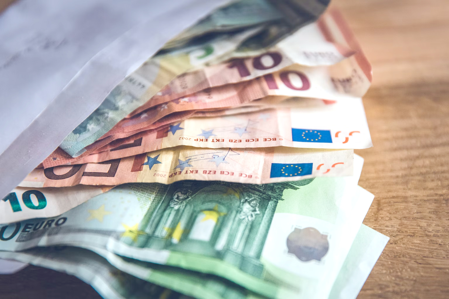 Al momento stai visualizzando L’Agenzia delle Entrate chiarisce: Come accedere al Credito di imposta Energia III e IV trim 2022