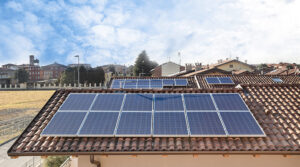 Scopri di più sull'articolo Nuovo incentivo PNRR per il fotovoltaico nei Comuni fino a 30.000 abitanti: ecco come funziona